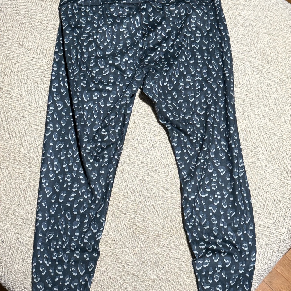 Old Navy Black and Gray Patterned Leggings